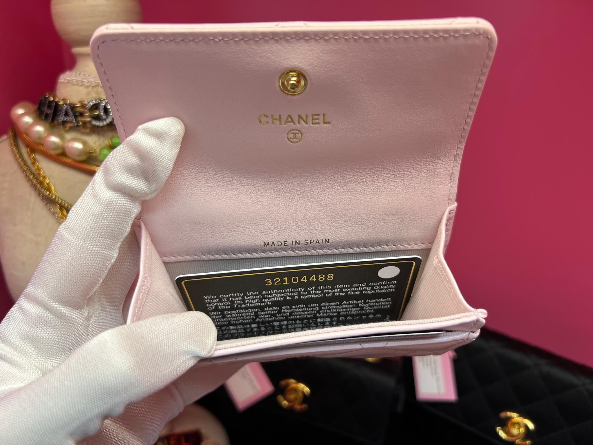 咲桜☆CHANEL 財布 Chanel 19 Year Leather Cherry Blossom Pink Wallet Card Holder