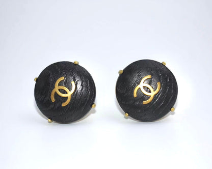 Chanel Vintage 94A Wood Black Clip-On Earrings