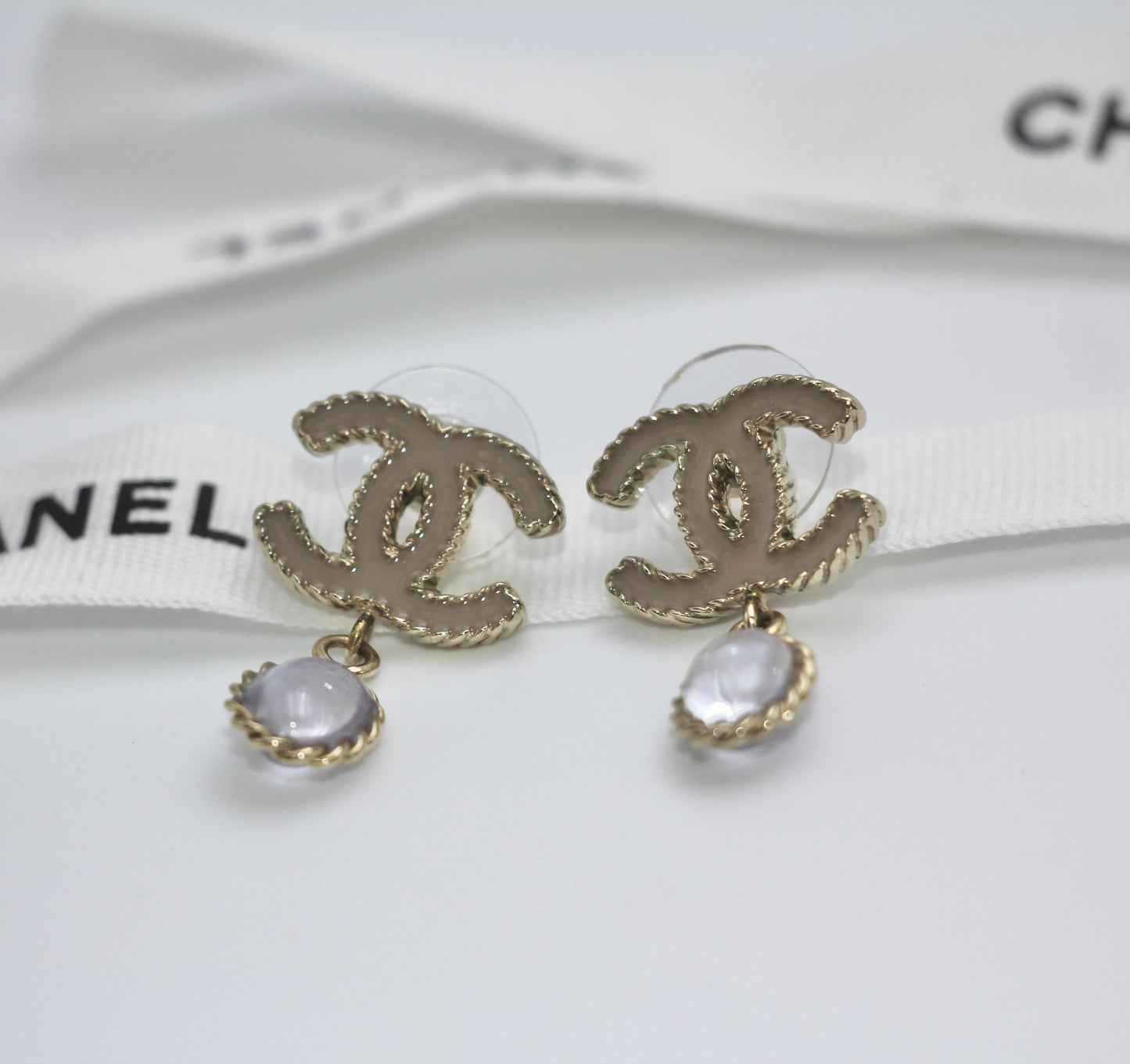 2014 Lilac Pendant Chanel Resin Earrings