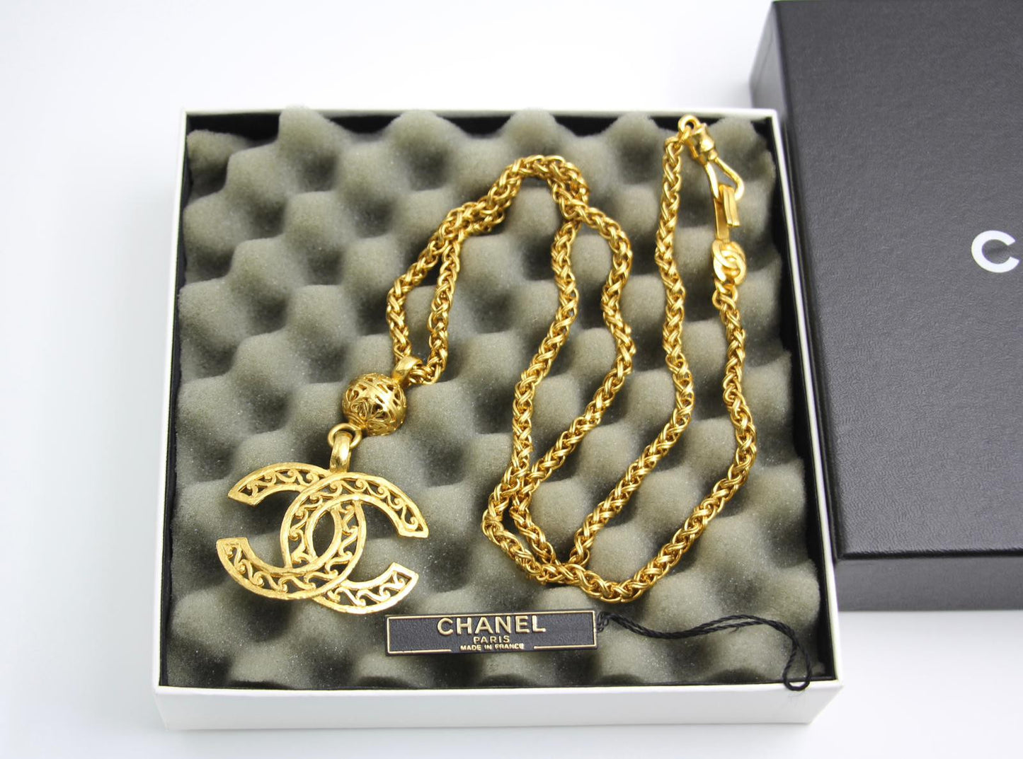 Chanel Vintage 95A Wavy Hollow Ball Pendant Necklace