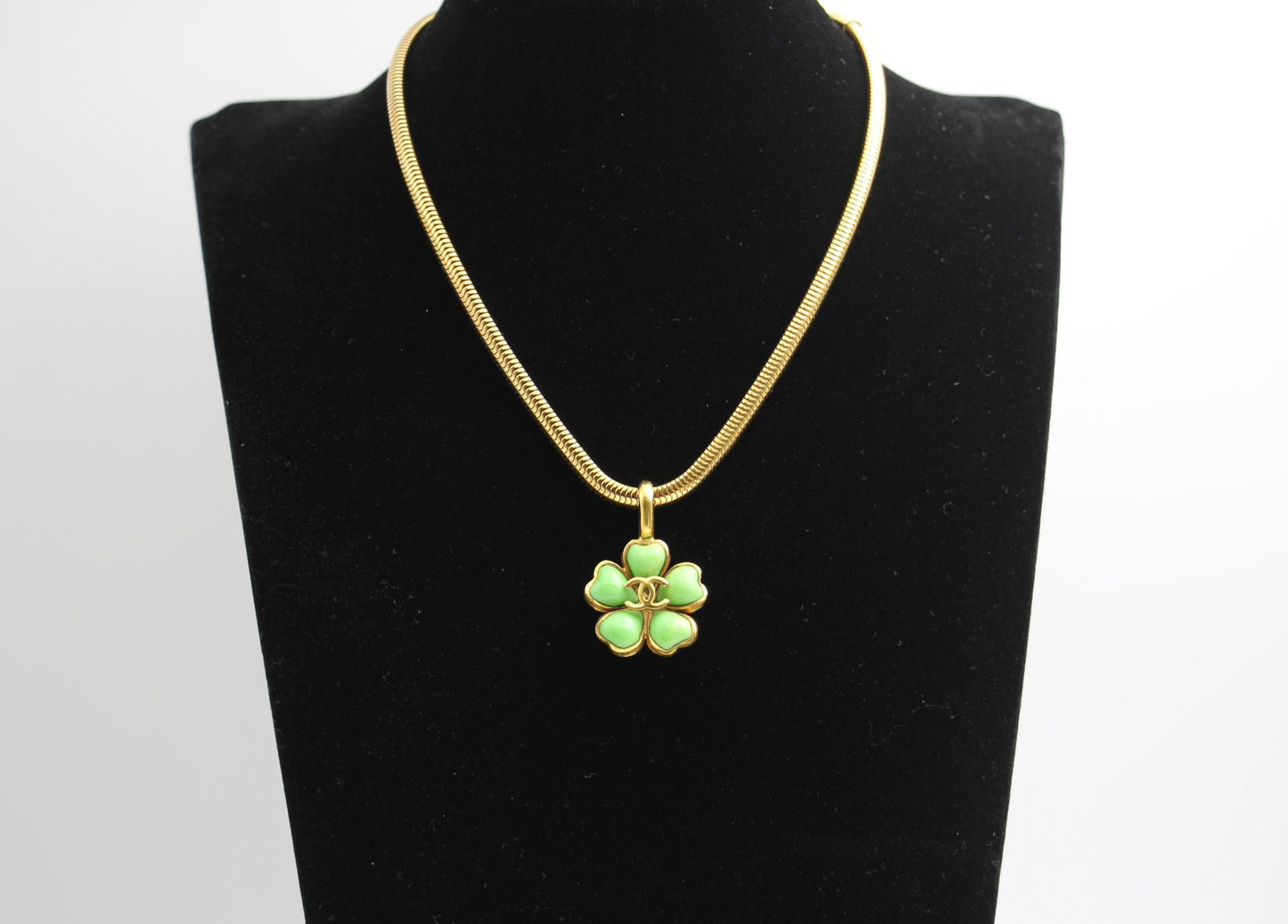 Chane Vintage 97P Glazed Green Camellia Pendant Necklace