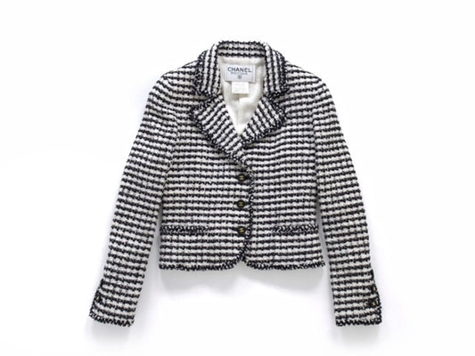 CHANEL 1997 Black And White Tweed Jacket - Onesize Jacket - Secondhand luxury from Wararni