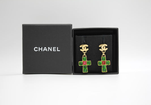 CHANEL Chanel Vintage 02P Green And Red Glass Gold-Plated Cross Earrings - Onesize Fashion Jewellery - Vintage fashion from Wararni