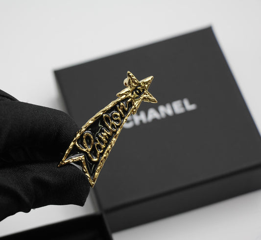 CHANEL Chanel 24P Metal Shooting Star Street Style Pin Brooch - Onesize Fashion Jewellery - Vintage fashion from Wararni