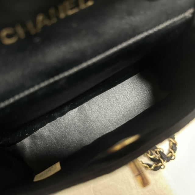 Chanel Vintage 1986 1988 Cf Black Gold Mini 14 Little Golden Bean Handbag