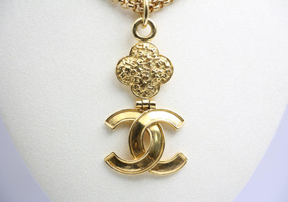 CHANEL Chanel Vintage 95A Gold-Plated Plain Gold Flower Necklace - Onesize Fashion Jewellery - Vintage fashion from Wararni