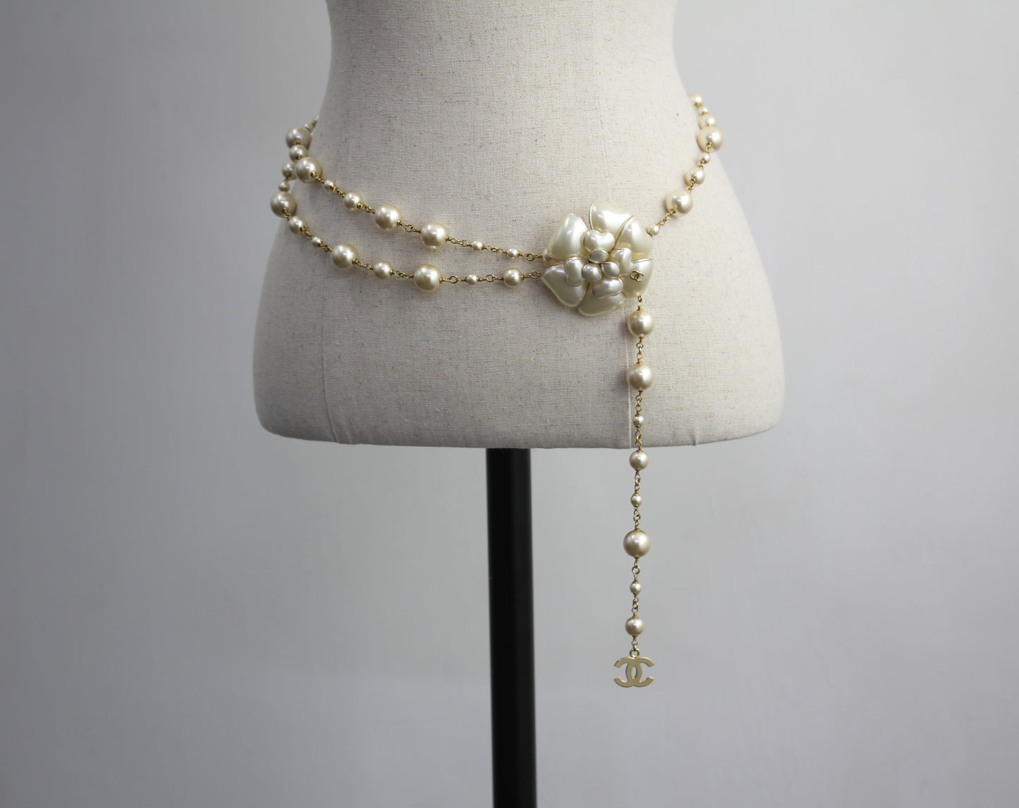 Chanel Vintage 02A Pearl Camellia Waist Chain