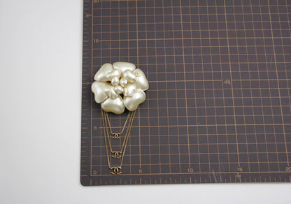 Chanel Vintage 02A Imitation Pearl White Camellia Three Cc Brooch