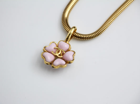 CHANEL Chanel Vintage 97P Glazed Pink Camellia Pendant Necklace - Onesize Fashion Jewellery - Used fashion item from Wararni