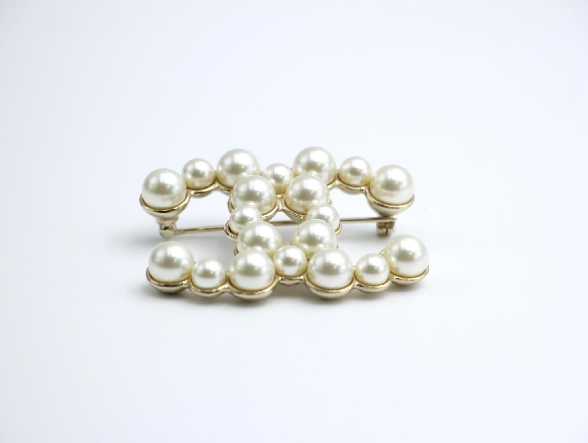 Chanel 13S Imitation Pearl Cc Brooch G Dragon Same Style – Wararni.com