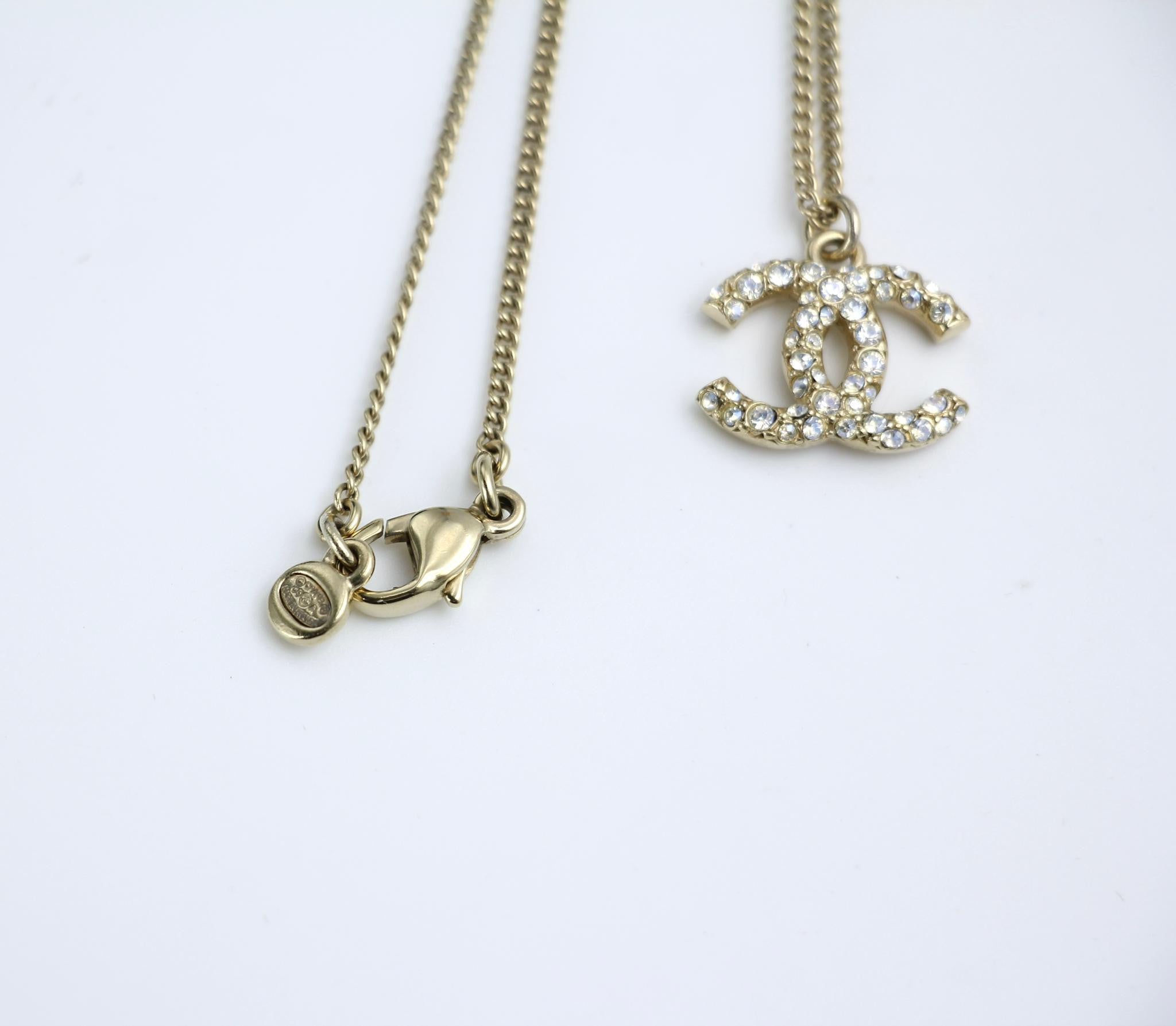 Chanel Vintage 09A Rhinestone Classic Cc Necklace – Wararni.com