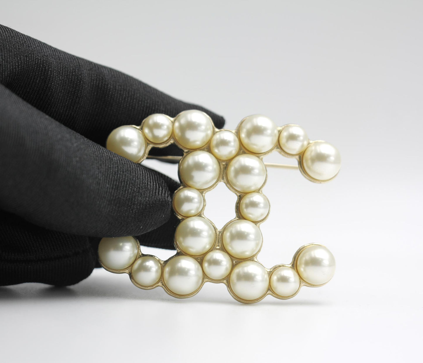 Chanel 13S Imitation Pearl Cc Brooch G Dragon Same Style