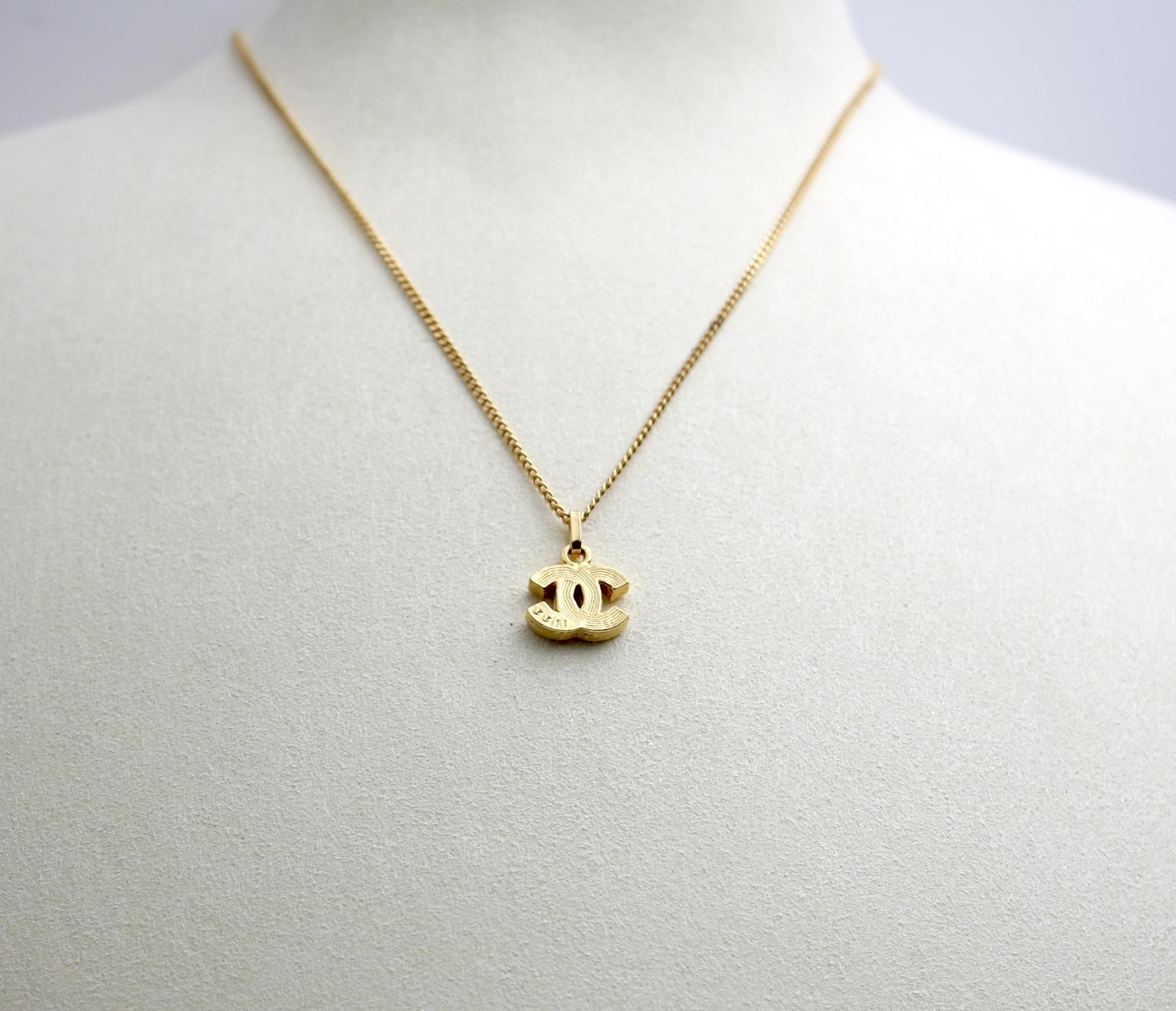 Chanel Vintage 82 Rhinestone Gold Plated Cc Necklace – Wararni.com