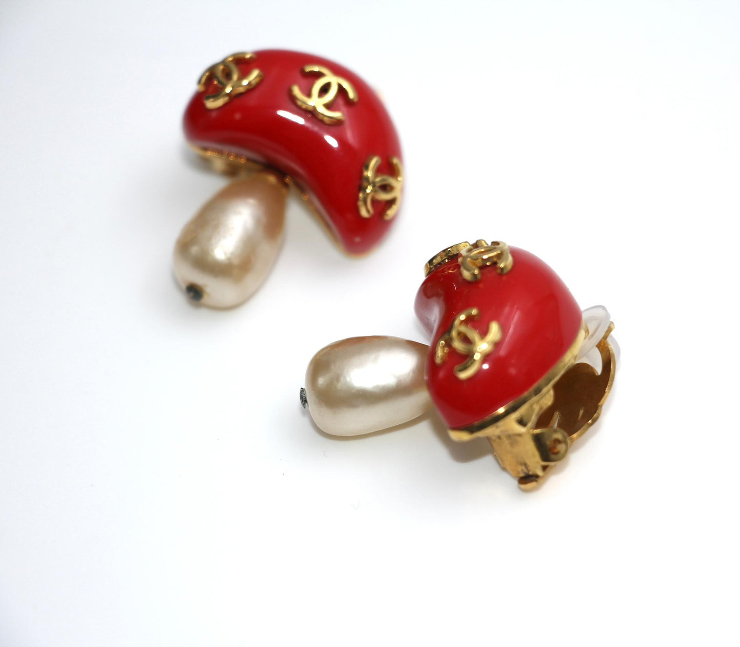 Chanel Vintage 91 Imitation Pearl Resin Red Mushroom Clip-On Earrings