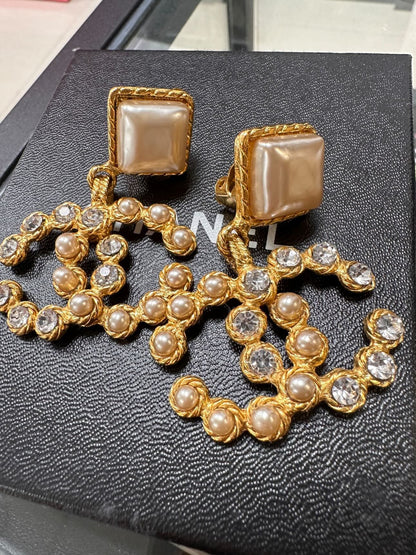 Chanel Vintage 91 Rhombus Imitation Pearl Large Cc Clip-On Earrings