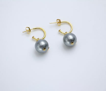 Chanel Vintage 2002 Imitation Pearl Gray Wave Dangle Earrings 1