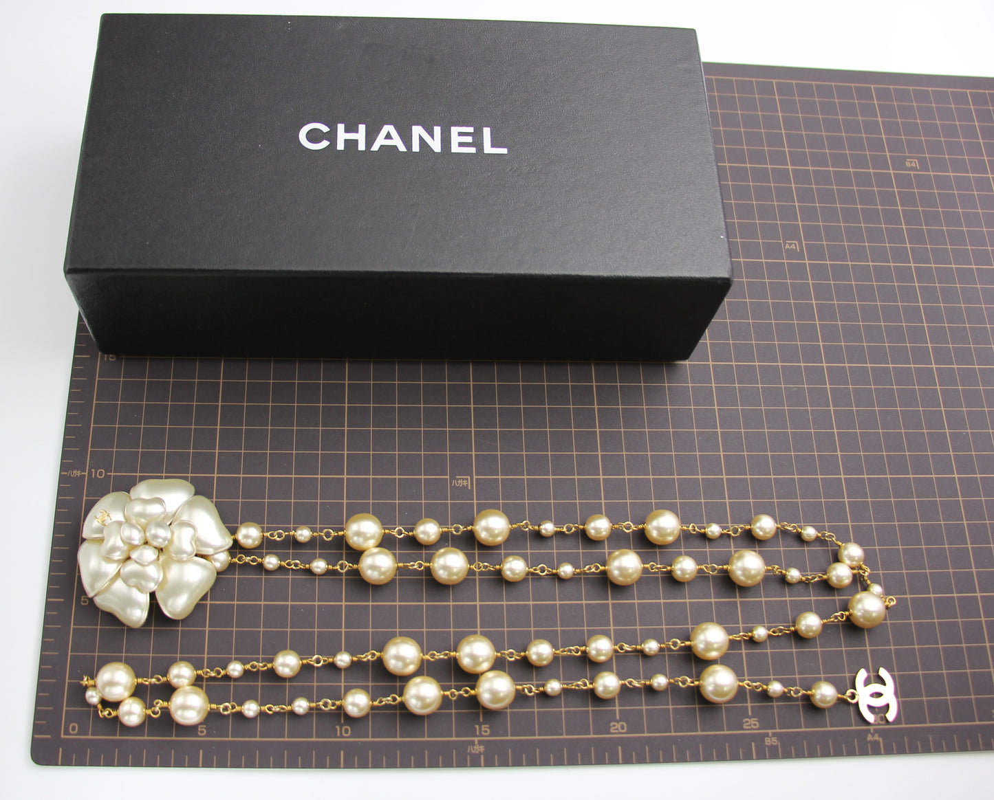 Chanel Vintage 02A Pearl Camellia Waist Chain