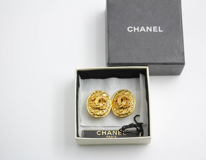 CHANEL Chanel Vintage 95A Gold Plated Egg Shaped Earrings - Onesize Fashion Jewellery - Used fashion item from Wararni