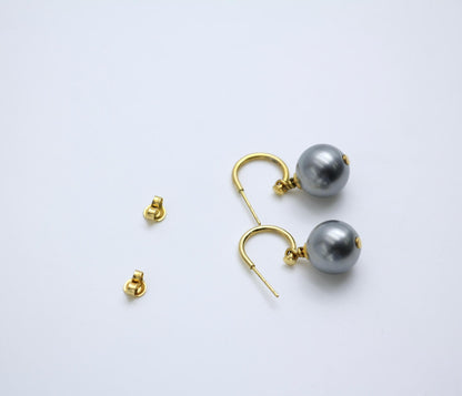 Chanel Vintage 02 Imitation Pearl Gray Wave Dangle Earrings