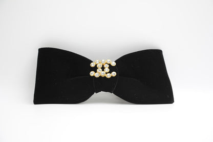 Chanel Vintage 81 85 Years Black Velvet Rhinestone Gold Plated Cc Bow Hairpin