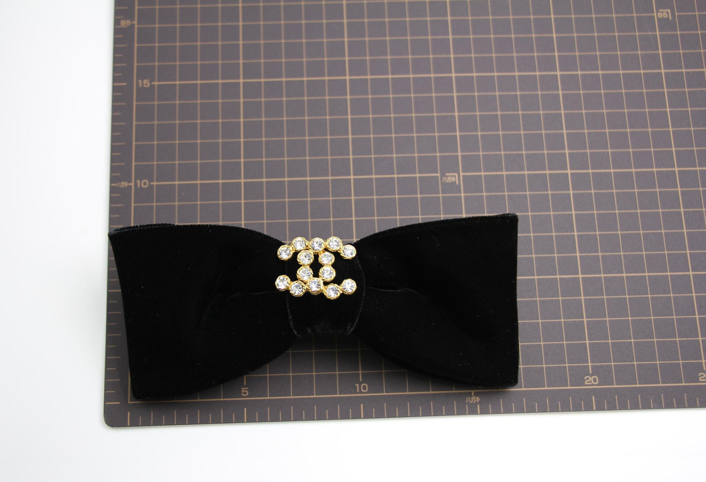 Chanel Vintage 81 85 Years Black Velvet Rhinestone Gold Plated Cc Bow Hairpin