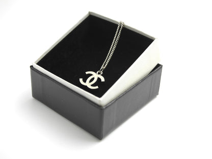 Chanel Vintage 05V Enamel White Necklace