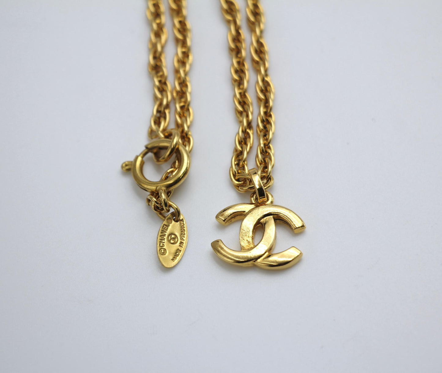 Chanel Vintage 81 85 Gold Plated Chain Clavicle Necklace