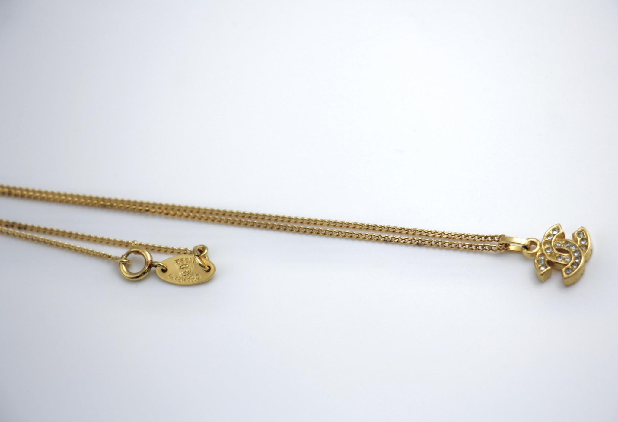 CHANELVINTAGE チャーム Chanel Vintage 82 Rhinestone Gold Plated Cc Necklace – Wararni.com