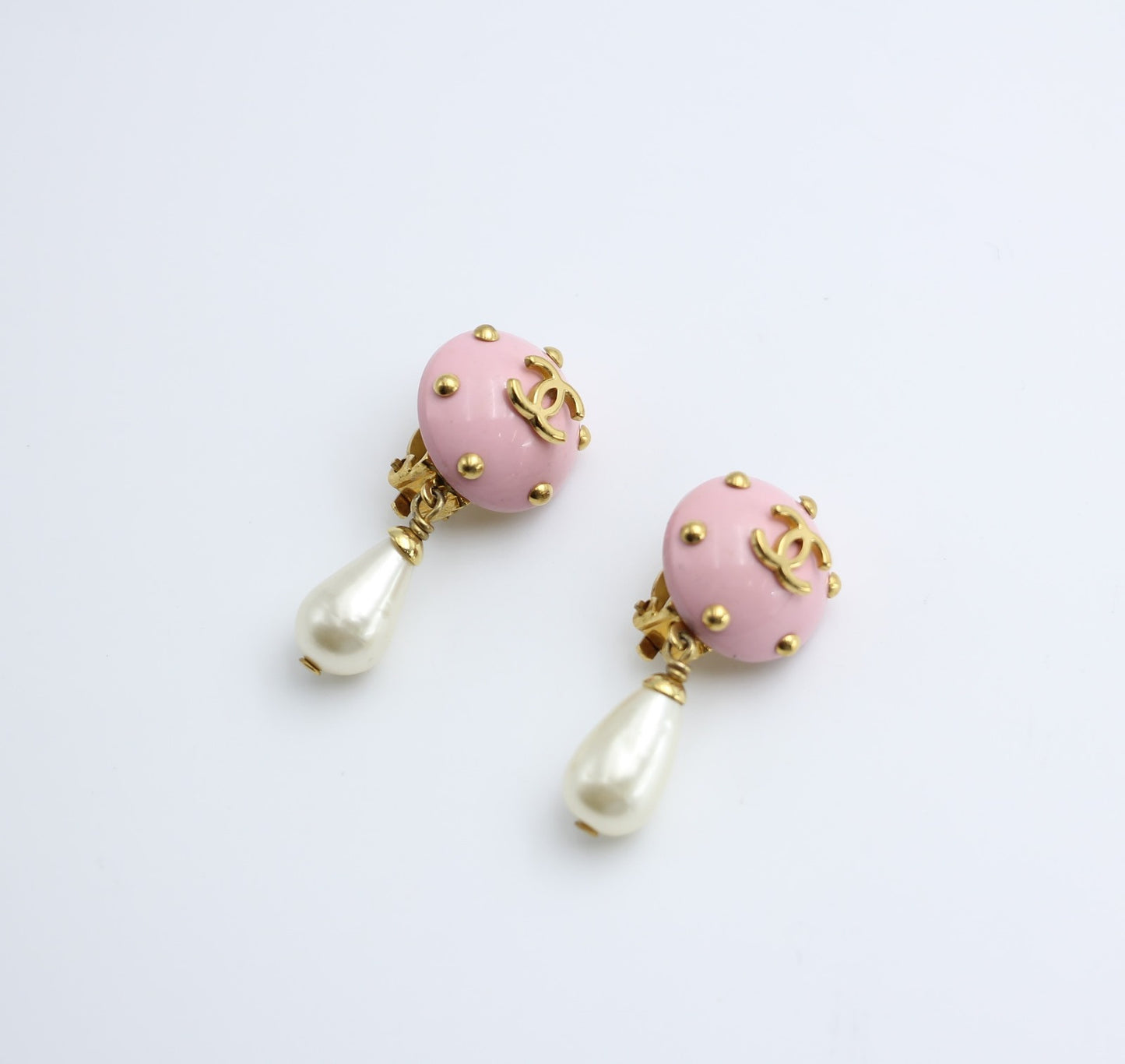 Chanel Vintage 96C Resin Pink Bean Imitation Pearl Earrings