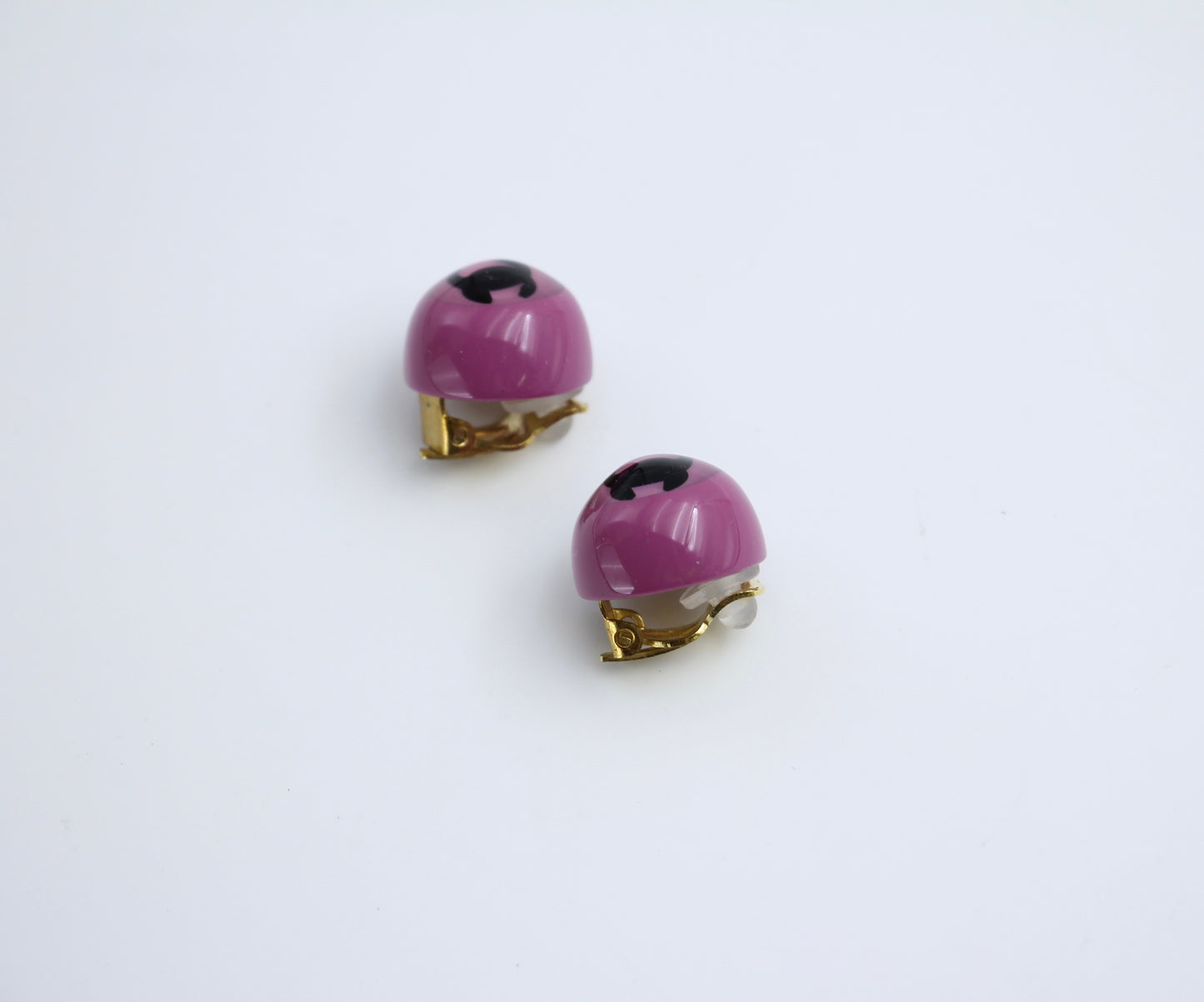 Chanel Vintage 01P Resin Purple Round Wave Earrings