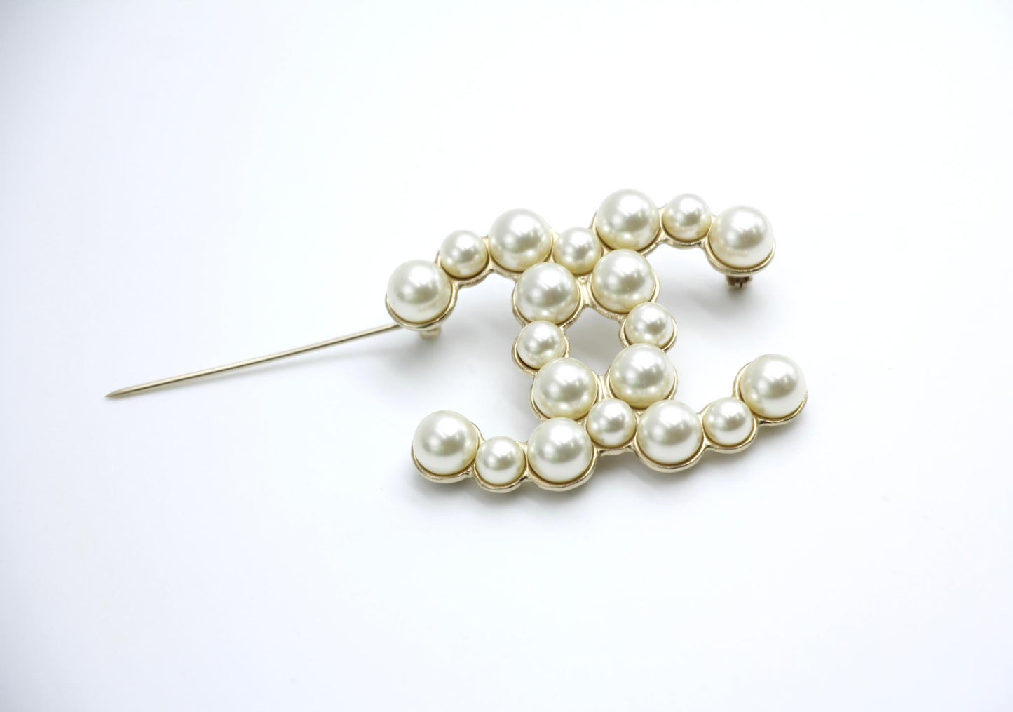 Chanel 13S Imitation Pearl Cc Brooch G Dragon Same Style