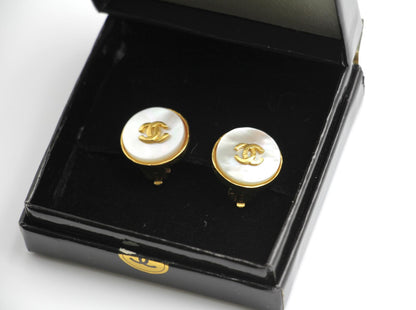 Chanel Vintage 95A Mother-Of-Pearl Round White Thin Cc Earrings