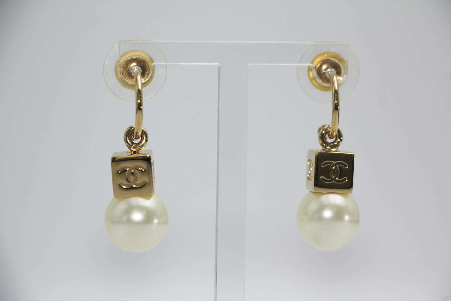 Chanel Vintage 02 Imitation Pearl Gold Square Cc Drop Earrings