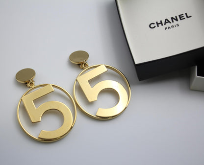 CHANEL Chanel Vintage 87 Gold Plated Giant No 5 Clip-On Earrings - Onesize Fashion Jewellery - Secondhand luxury from Wararni