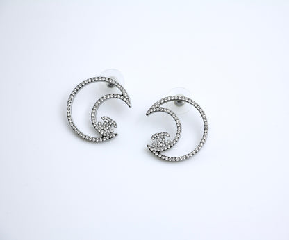 CHANEL Chanel 17K Rhinestone Moon Silver Earrings - Onesize Fashion Jewellery - Secondhand luxury from Wararni