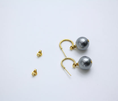 Chanel Vintage 2002 Imitation Pearl Gray Wave Dangle Earrings 1