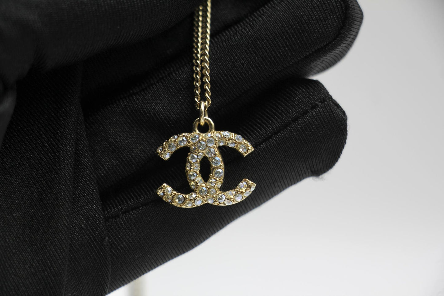 Chanel Vintage 09A Rhinestone Classic Cc Necklace