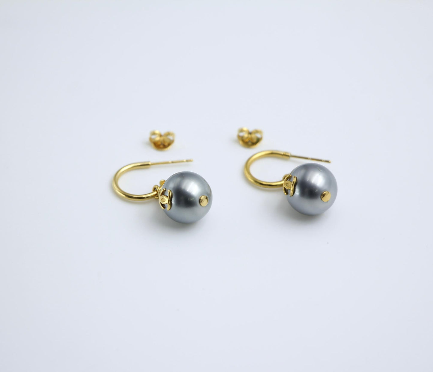 Chanel Vintage 02 Imitation Pearl Gray Wave Dangle Earrings