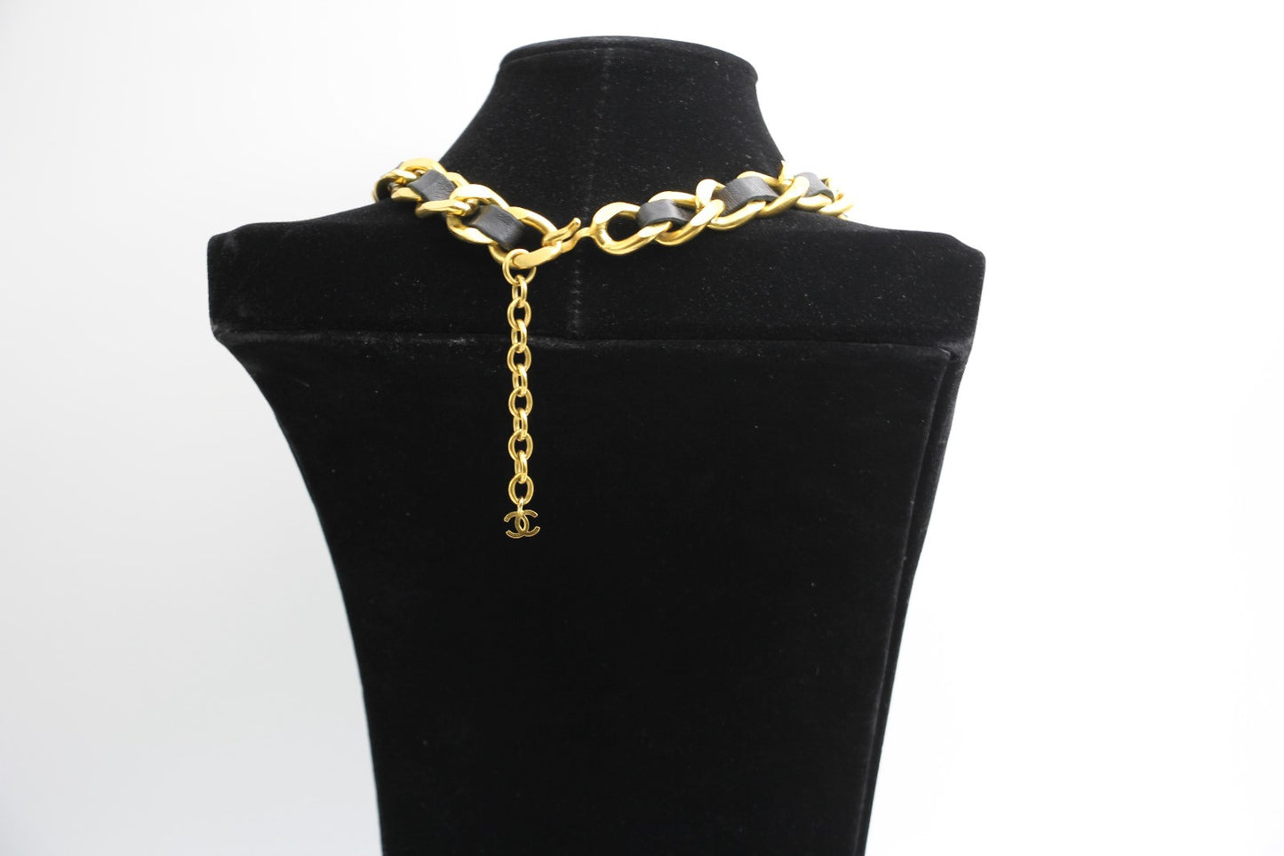 Chanel Vintage 95P Black Gold Leather Chain Gold Plated Necklace