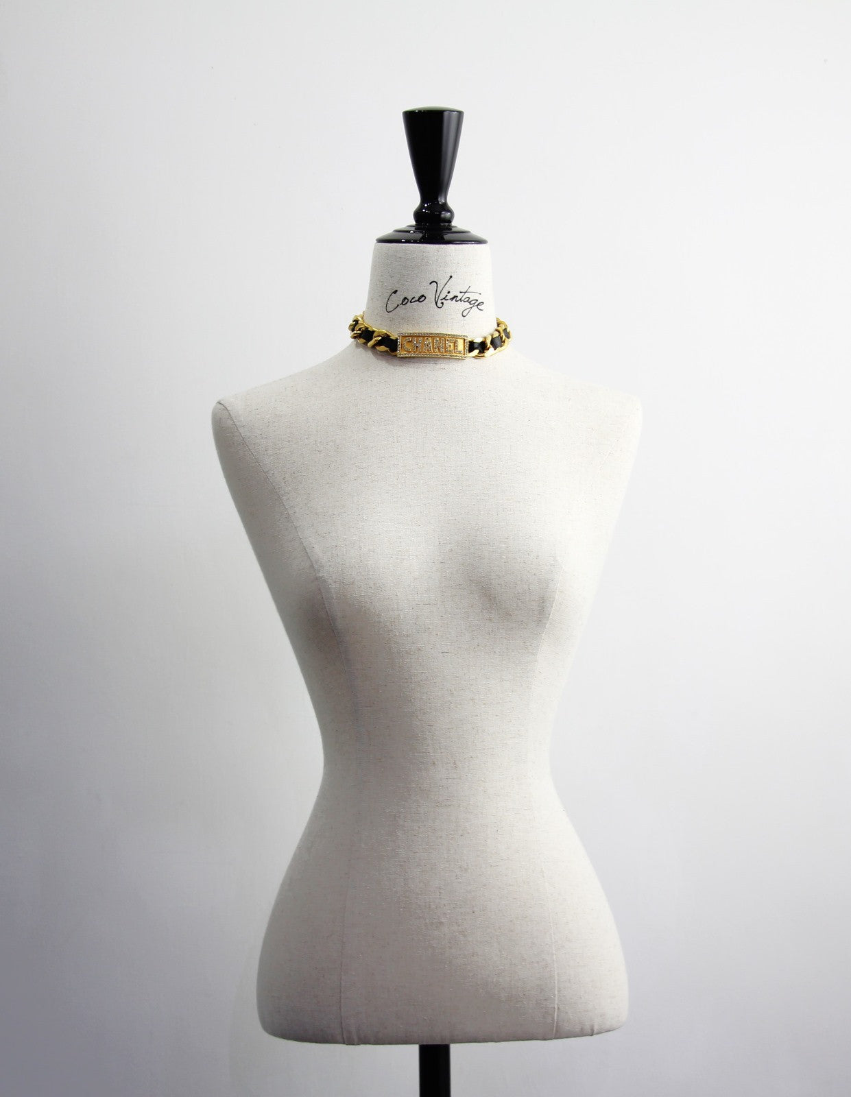 Chanel Vintage 95P Black Gold Leather Chain Gold Plated Necklace Wararni.com Chanel Vintage 95P Black Gold Leather Chain Gold Plated Necklace Wararni.com