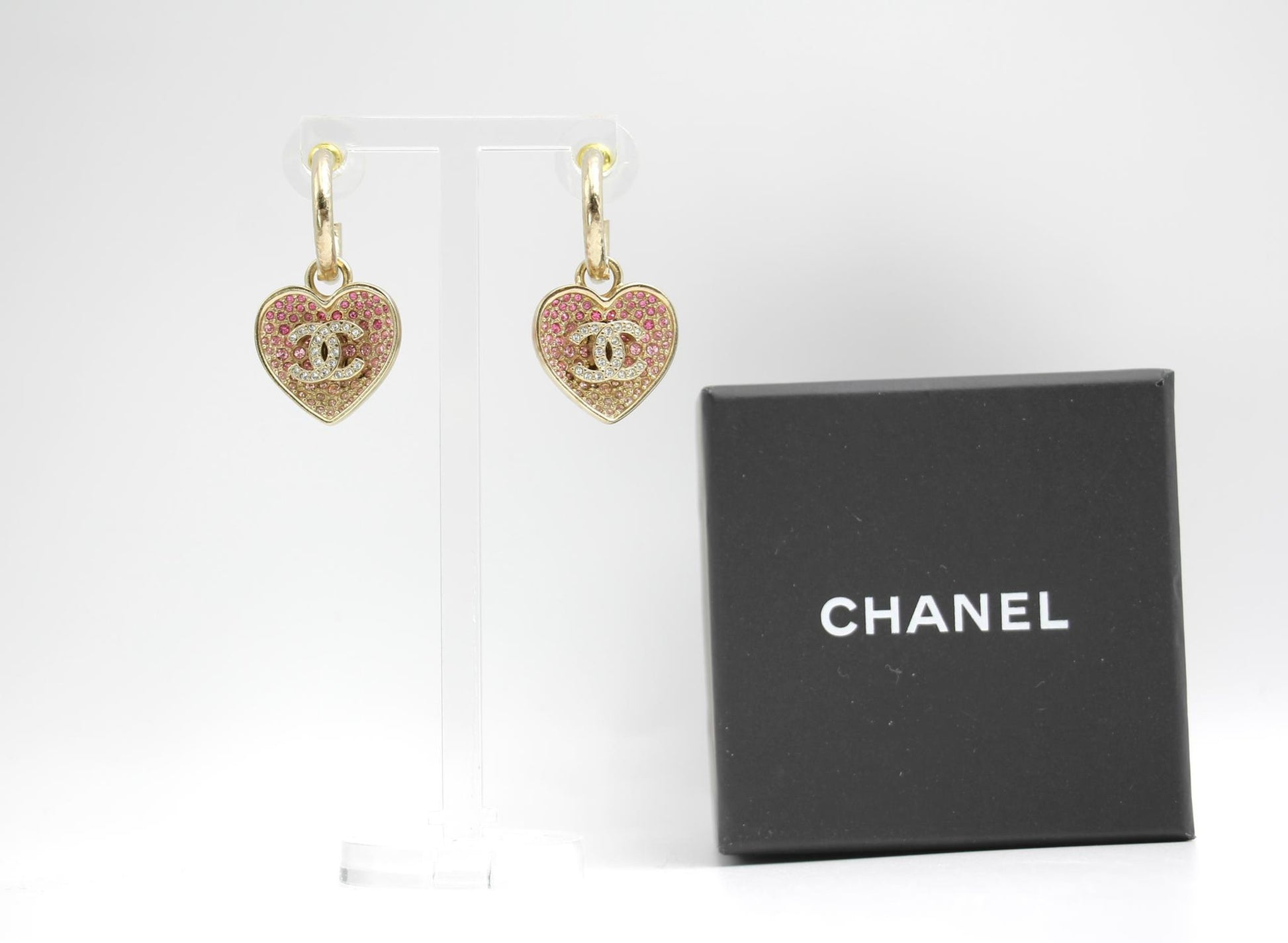 CHANEL Chanel 23P Rhinestone Peach Pink Double-Sided Love Pendant Earrings - Onesize pin - Used fashion item from Wararni