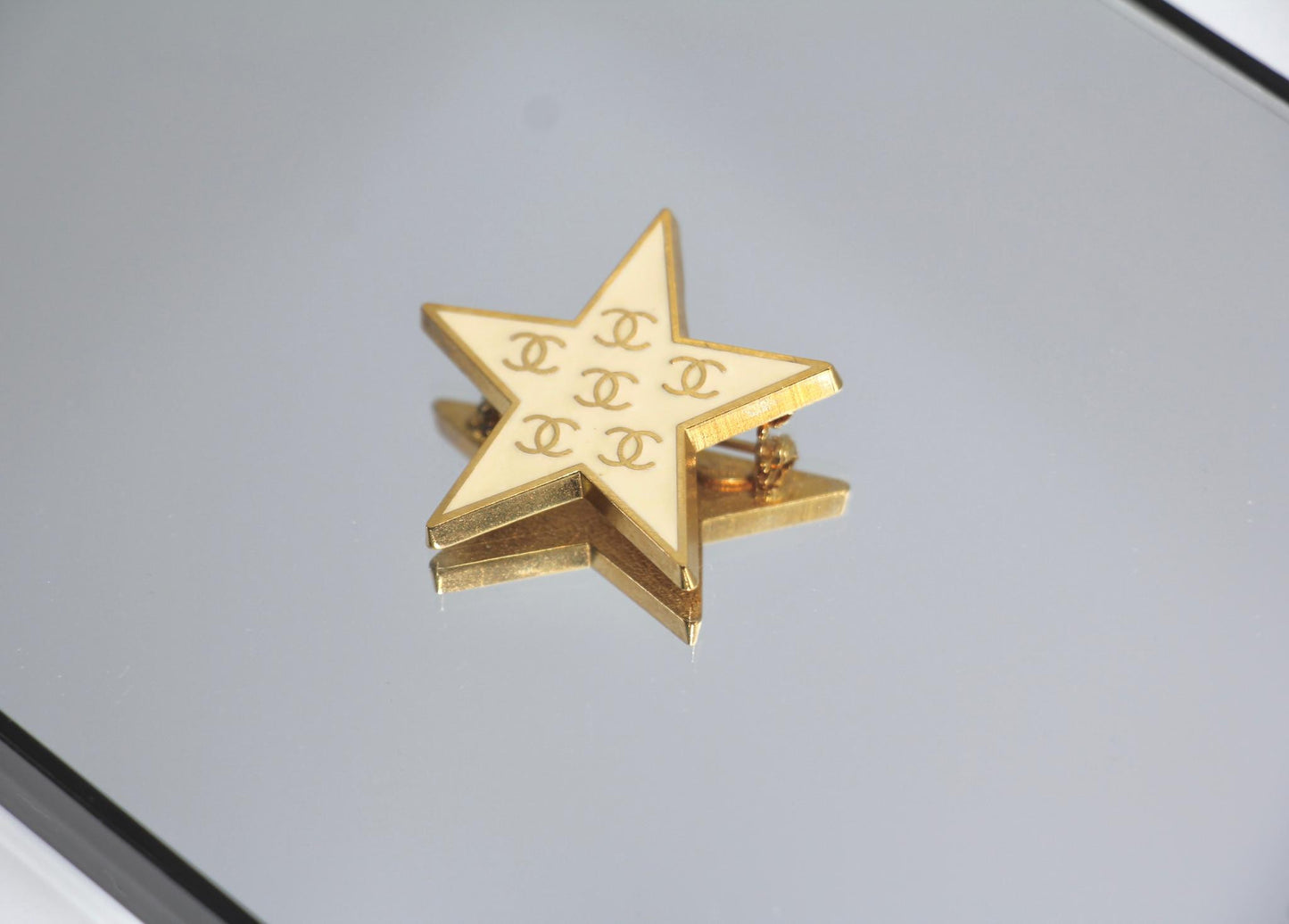 Chanel Vintage 01P Metal Yellow Star Brooch