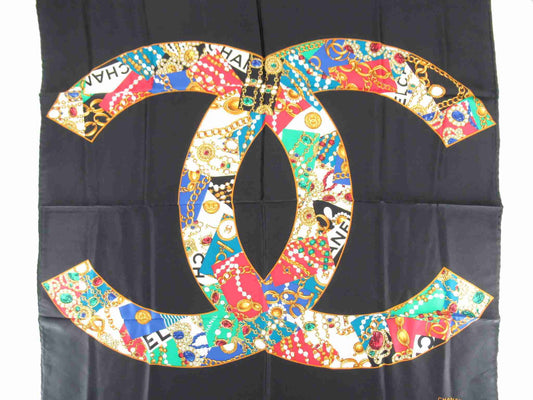 CHANEL Chanel Vintage 100 Silk Hand-Rolled Silk Scarf - Onesize Accessories - Vintage fashion from Wararni