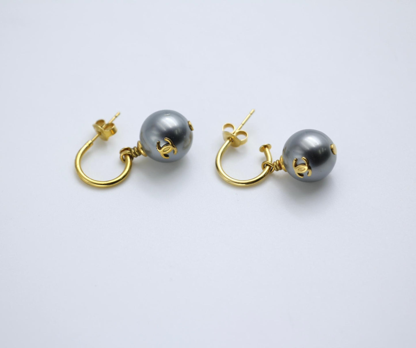 Chanel Vintage 02 Imitation Pearl Gray Wave Dangle Earrings