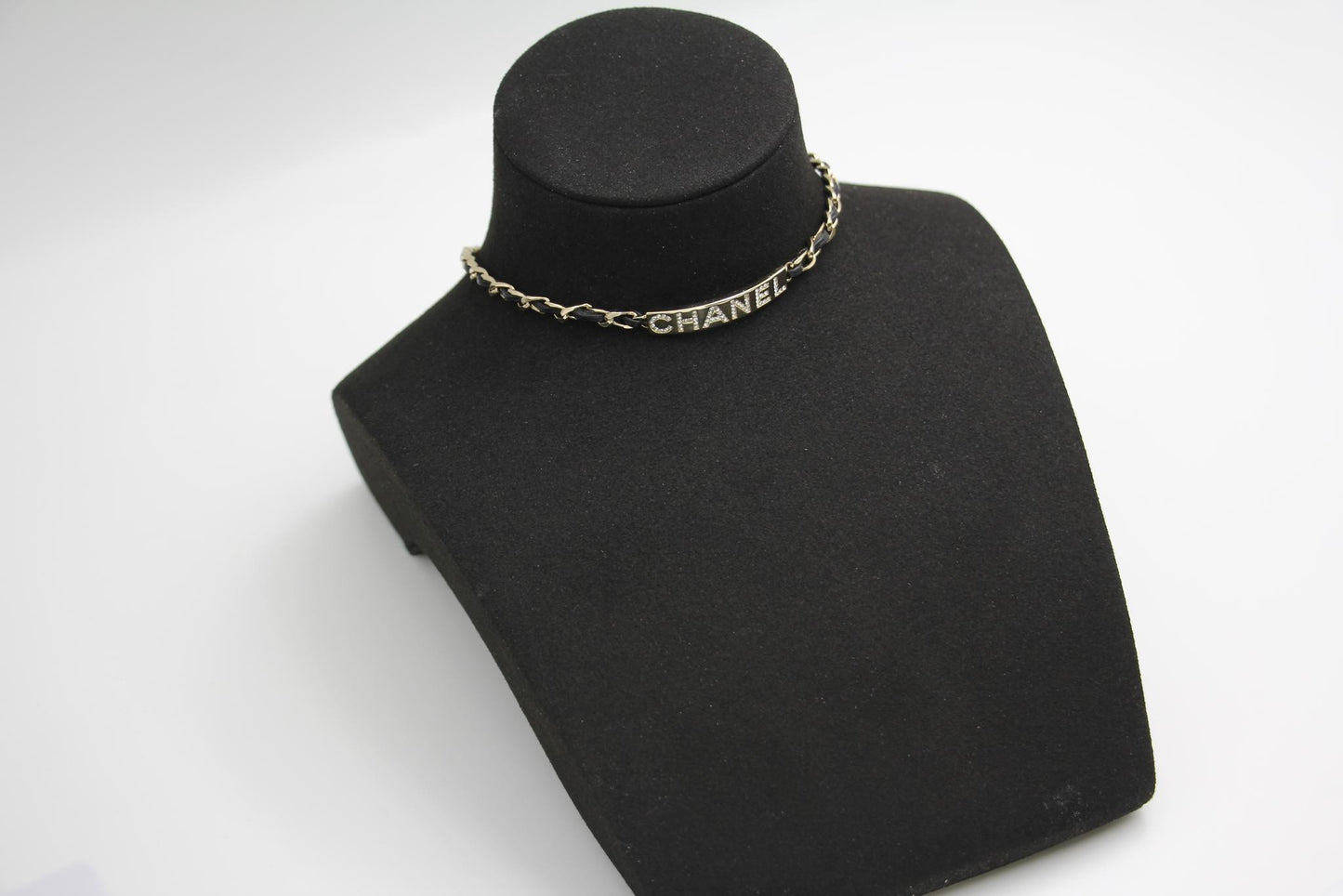 Chanel 21V Rhinestone Metal Leather Chanel English Word Small Necklace