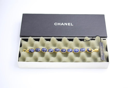 CHANEL Chanel Vintage 95A Lapis Lazuli Bracelet - Onesize Fashion Jewellery - Vintage fashion from Wararni