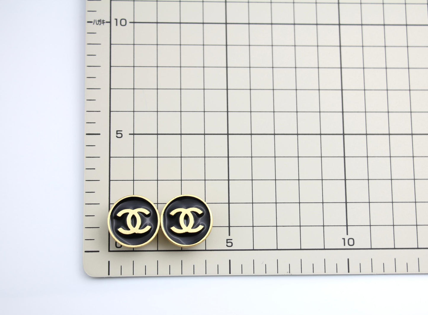 Chanel Vintage 01P Metal Black Cc Clip-On Earrings