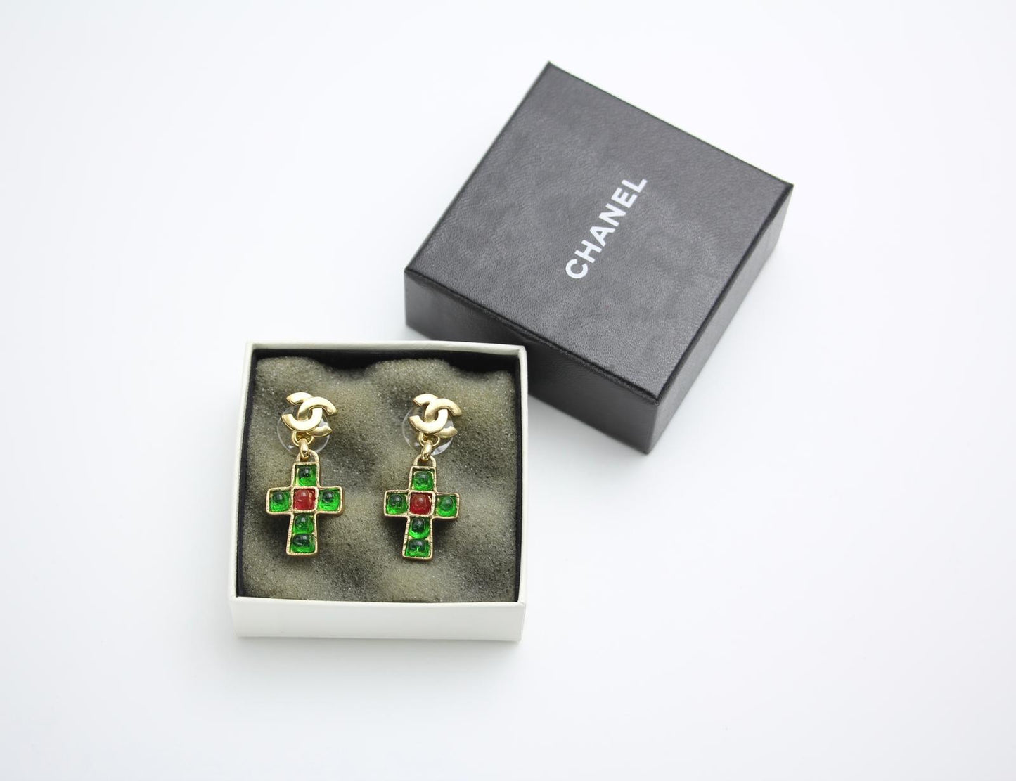 Chanel Vintage 02P Green And Red Glass Gold-Plated Cross Earrings 1