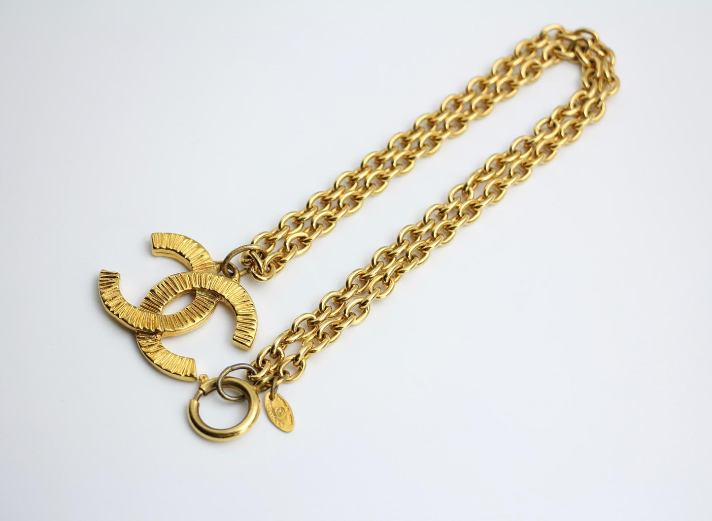 Chanel Vintage 81 85 Year Gold Plated Brushed Line Long Necklace