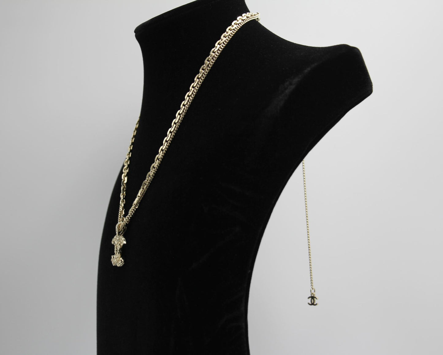 Chanel 21P Metal Double Layer Embossed Necklace